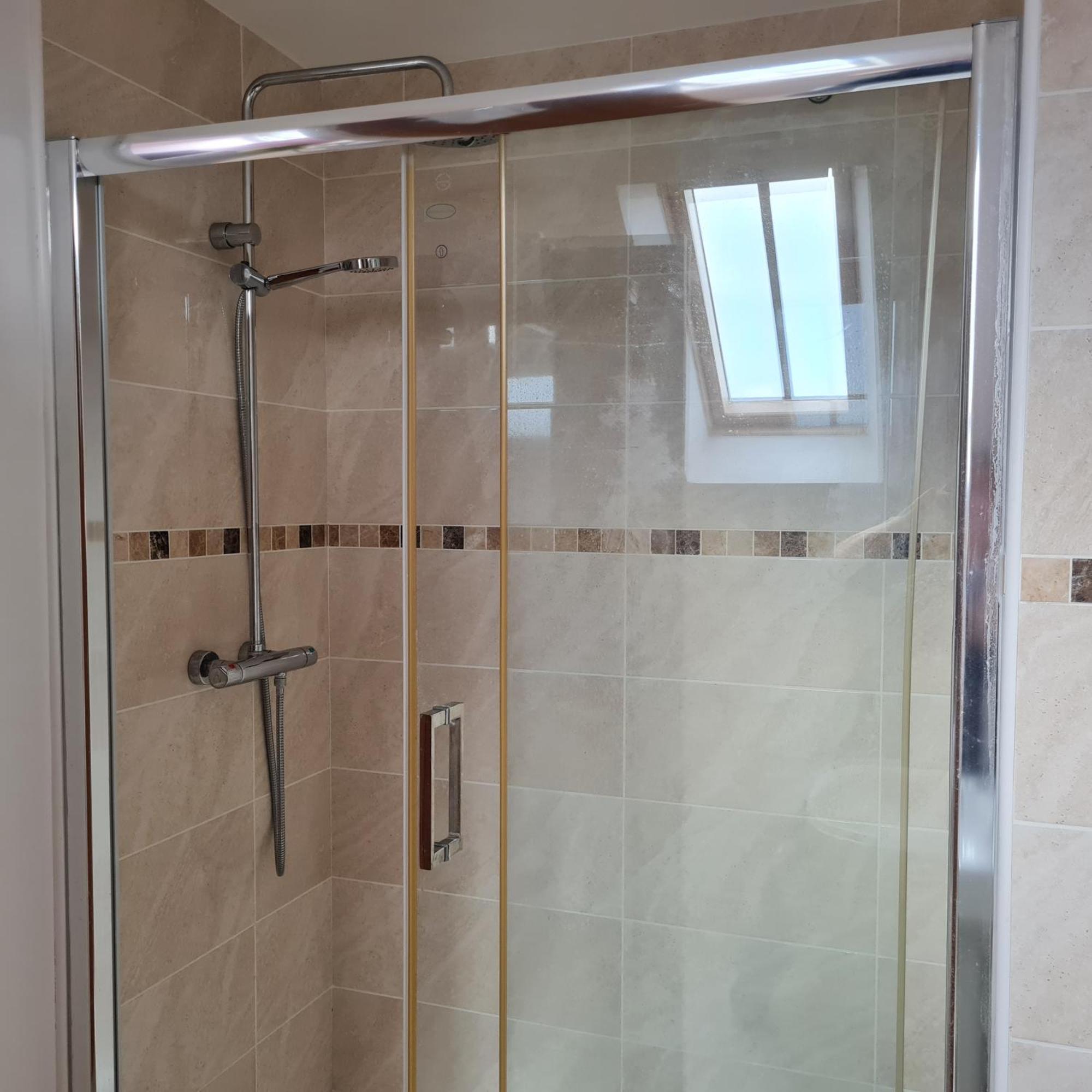 Homestay Large Double With Ensuite And Double Shower - Bishops Frome